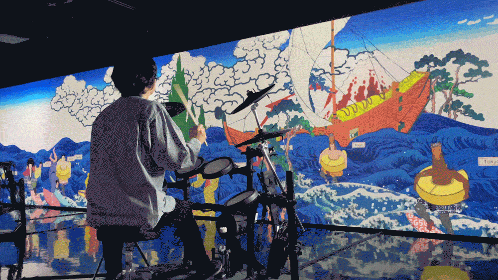 ドラムを叩いて葛飾北斎の浮世絵世界へ！GINZA 456で体験型